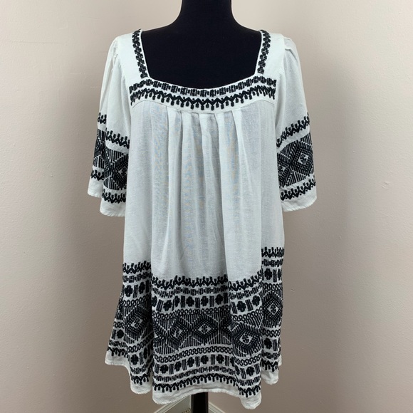 Free People Dresses & Skirts - Free People Embroidered White Mini Dress Large